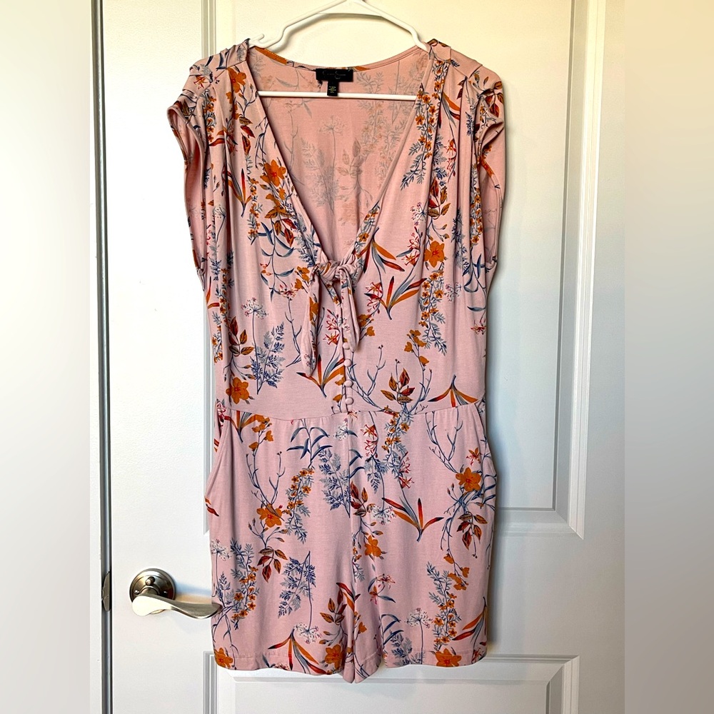 Jessica Simpson Women's Rumi Sleeveless Peekaboo Floral Romper